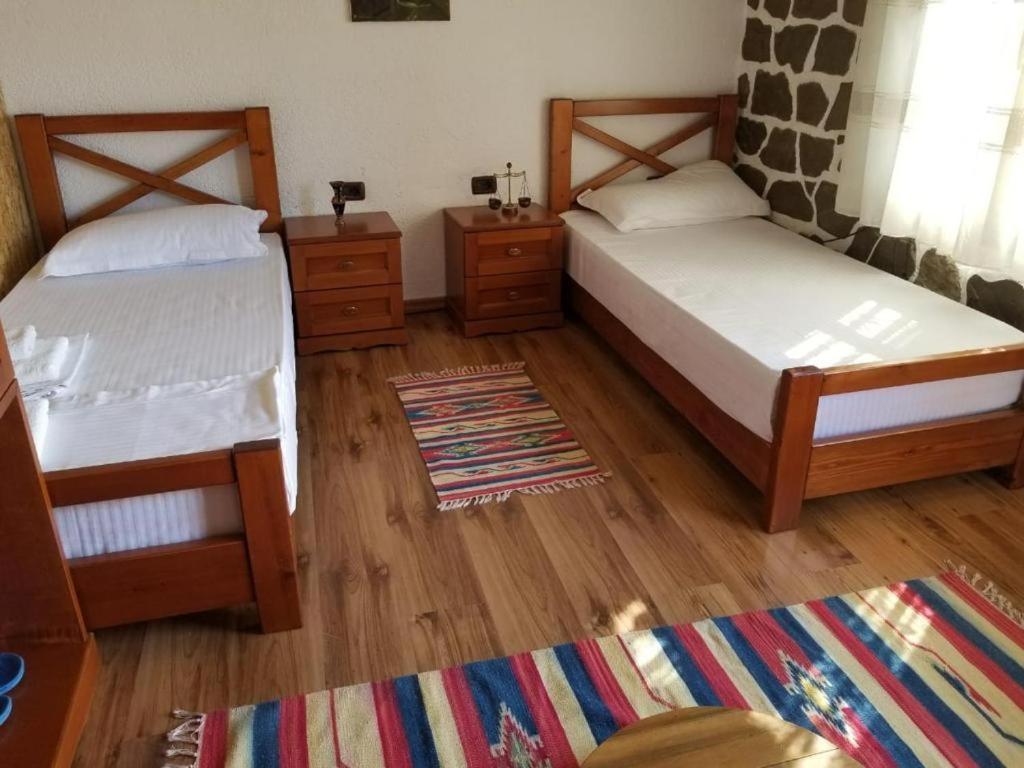 Bed & Breakfast Local Living Edi Berat Eksteriør bilde