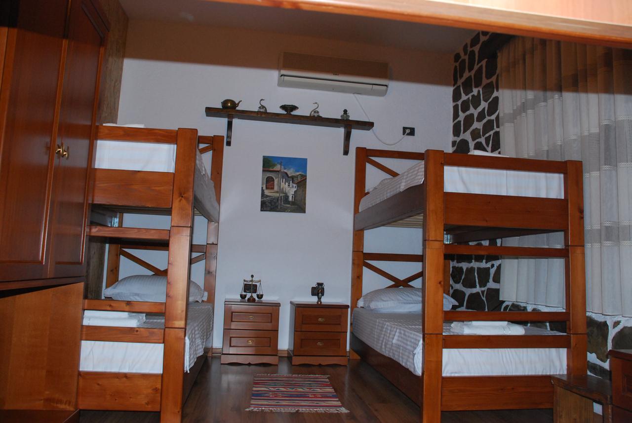 Bed & Breakfast Local Living Edi Berat Eksteriør bilde