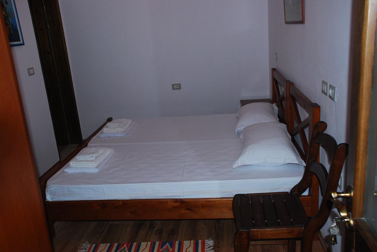 Bed & Breakfast Local Living Edi Berat Eksteriør bilde