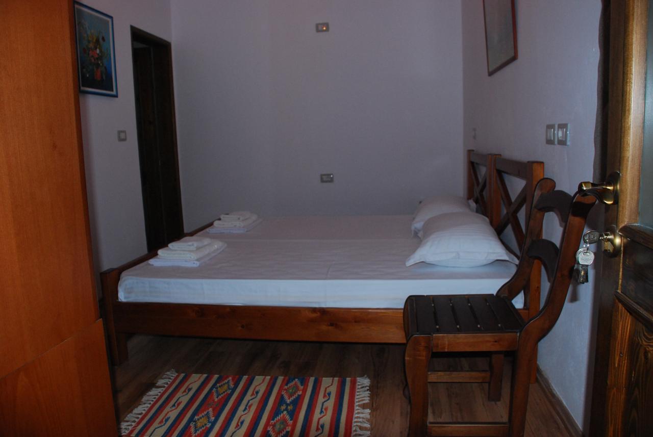 Bed & Breakfast Local Living Edi Berat Eksteriør bilde